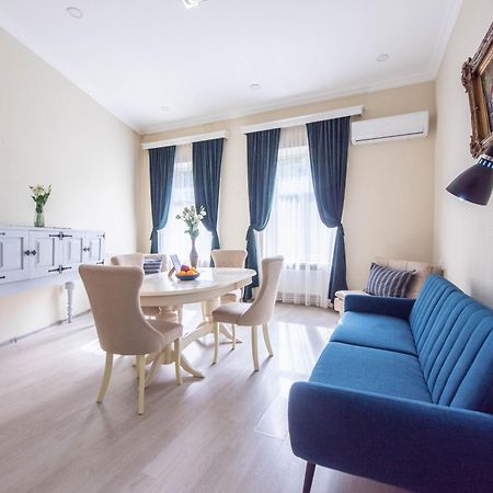 Old Town-Booking Apartment Tbilisi Bagian luar foto