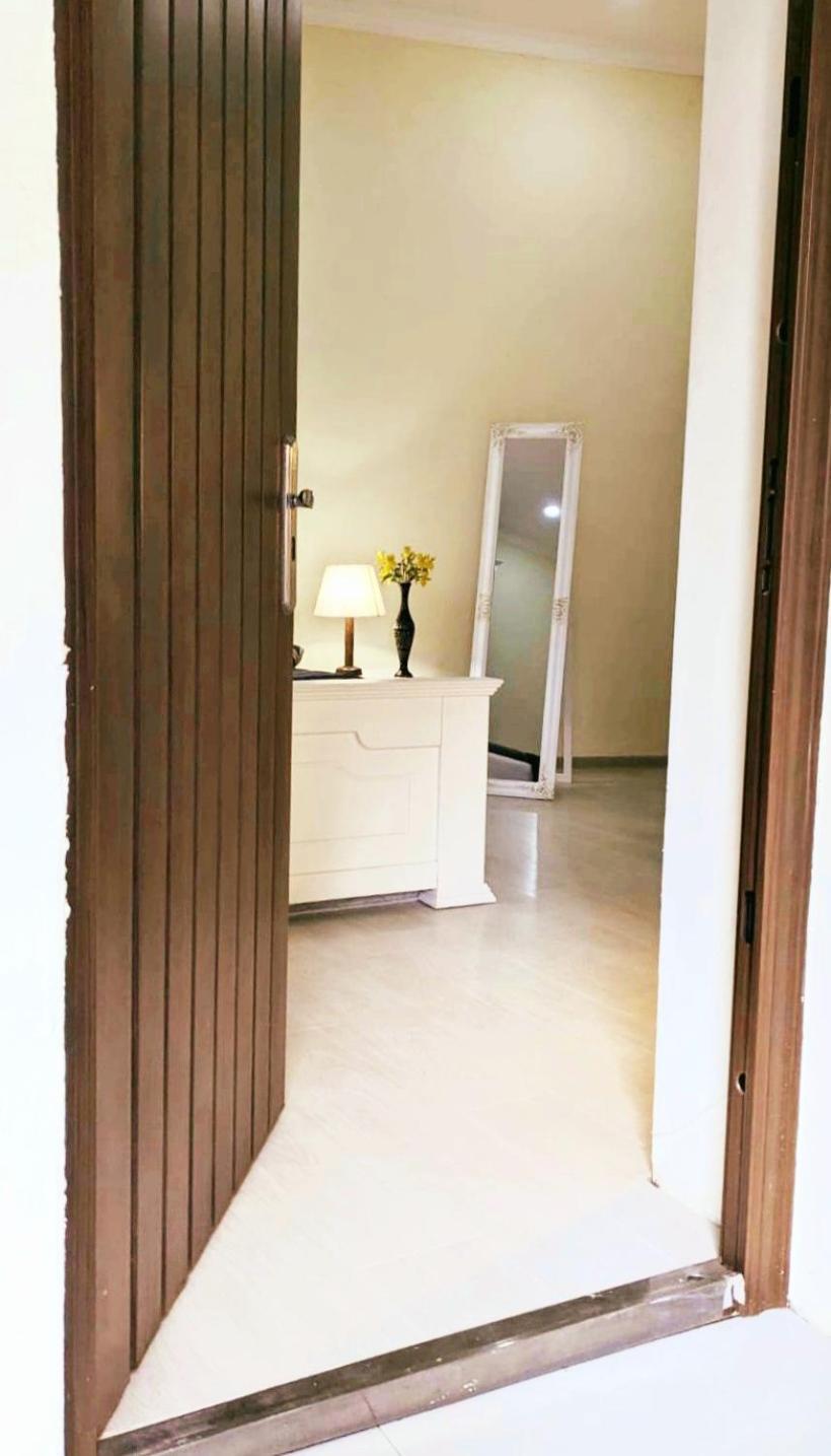 Old Town-Booking Apartment Tbilisi Bagian luar foto